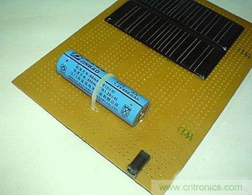 微型太陽能供電板DIY，給手電筒收音機供電