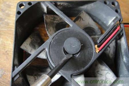 想減少電費嗎？DIY一個迷你風(fēng)力發(fā)電機吧