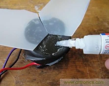 想減少電費嗎？DIY一個迷你風(fēng)力發(fā)電機吧