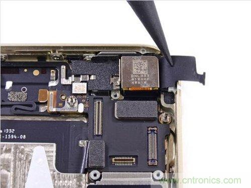 土豪金iPhone 5S拆解：內(nèi)部結(jié)構(gòu)升級(jí)，維修難度增加
