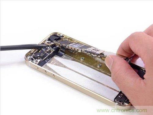 土豪金iPhone 5S拆解：內(nèi)部結(jié)構(gòu)升級(jí)，維修難度增加