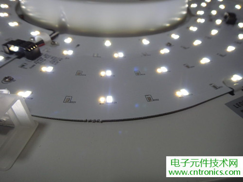 高端大氣上檔次！智能遙控調(diào)光LED吸頂燈拆解