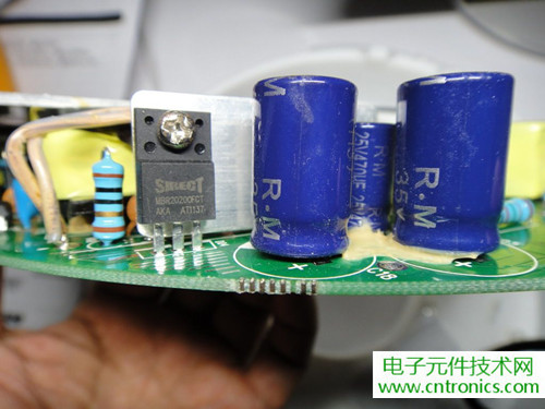 高端大氣上檔次！智能遙控調(diào)光LED吸頂燈拆解