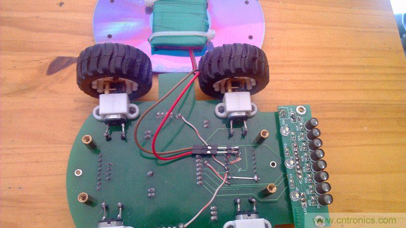 牛人力作！PCB版藍(lán)牙智能小車DIY