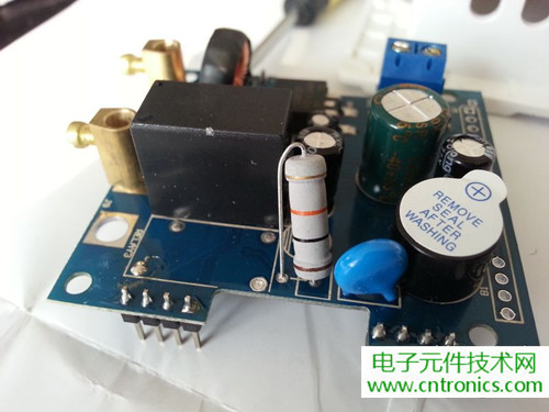 一款觸控開關拆解，做工不錯