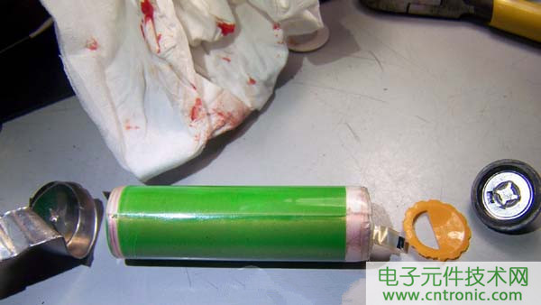 筆記本電池拆解，探秘電池內(nèi)部結(jié)構(gòu)