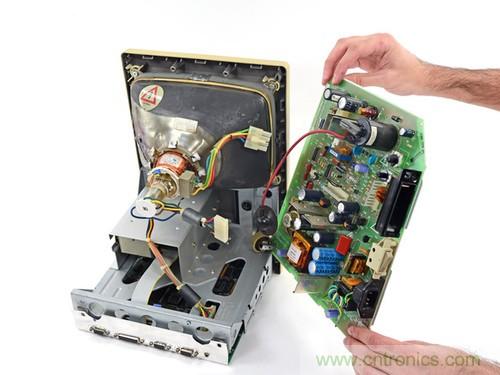 拆！古董級(jí)Macintosh 128K電腦