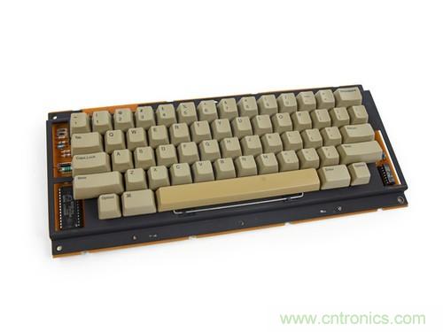 拆！古董級(jí)Macintosh 128K電腦