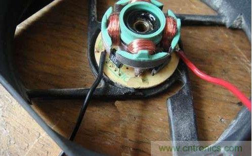 創(chuàng)意DIY！迷你風(fēng)力發(fā)電機！