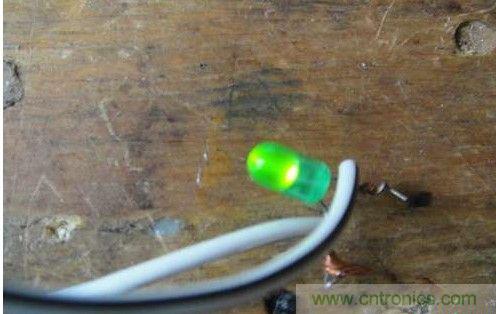 創(chuàng)意DIY！迷你風(fēng)力發(fā)電機！
