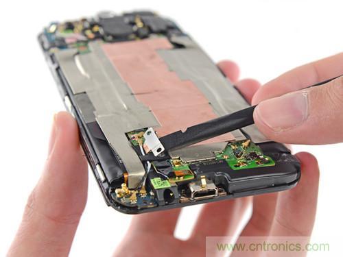 牛人強拆！新HTC One(M8)真機精密做工難修理