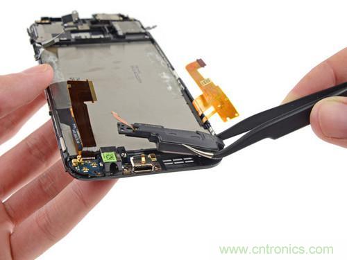 牛人強拆！新HTC One(M8)真機精密做工難修理