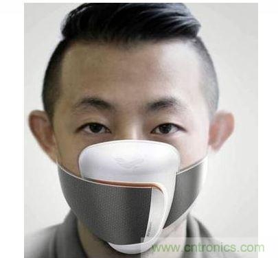 Frog Design 開發(fā)了一款可搭配手機應用程序使用的智能口罩概念原型，內建粒子傳感器，能警告使用者何時該戴上口罩