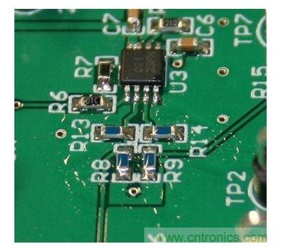  即為殘留過(guò)多數(shù)量焊劑的 PCB。