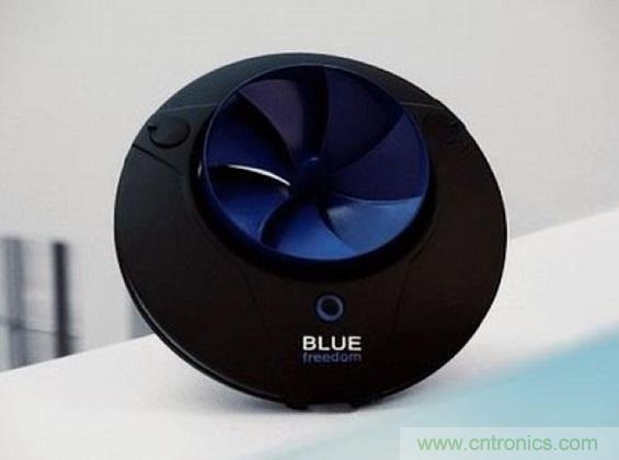 圖4：Blue Freedom是一種“微型水力發(fā)電廠”，能用利用流動(dòng)的水來(lái)為便攜設(shè)備充電。