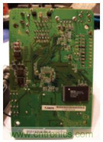 圖3：WPS54G打印服務(wù)器電路板背面。