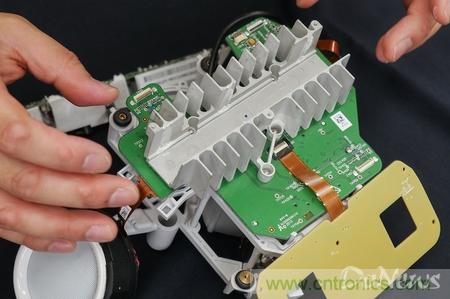 拆解筆記本不過癮，那就來拆拆日本情感機(jī)器人吧！