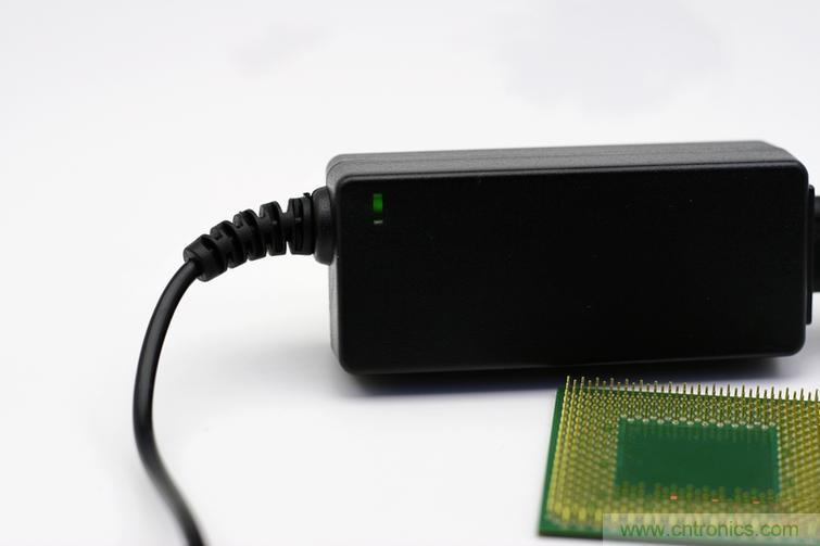 一款能喚起 70 后工程師朋友“童年趣事”的迷你電烙鐵！