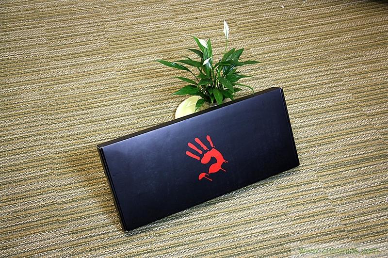 曾經(jīng)的網(wǎng)吧統(tǒng)治者—雙飛燕血手幽靈機(jī)械鍵盤，真世界最快？