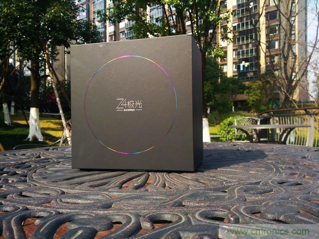 無屏電視時代已然來臨，客廳你做好準(zhǔn)備了嗎？