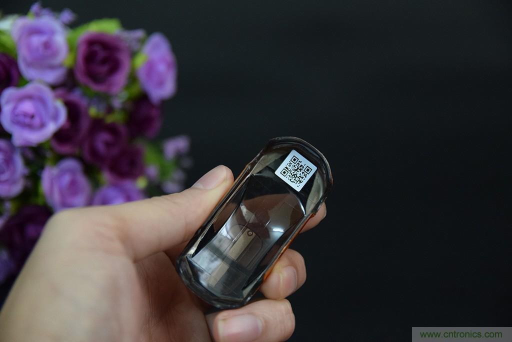 虛擬與現(xiàn)實(shí)相結(jié)合的飛車游戲，讓你體驗(yàn)速度與激情的碰撞！