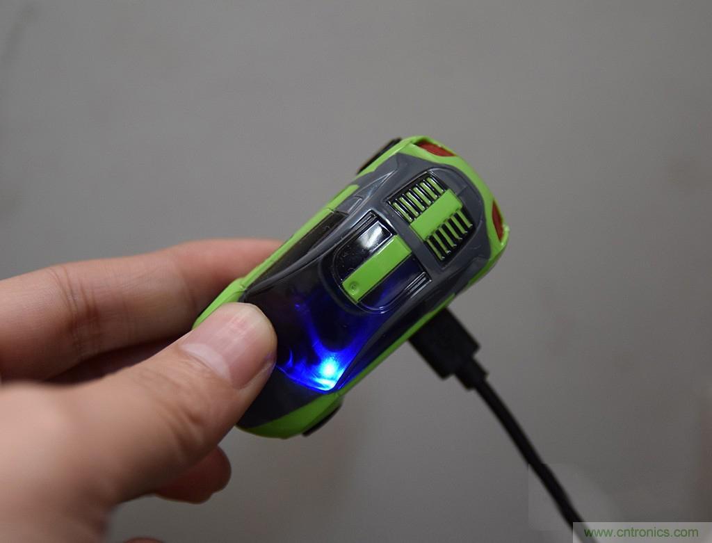 虛擬與現(xiàn)實(shí)相結(jié)合的飛車游戲，讓你體驗(yàn)速度與激情的碰撞！