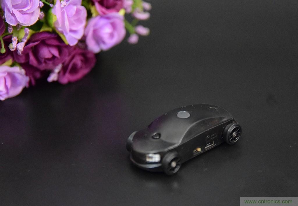 虛擬與現(xiàn)實(shí)相結(jié)合的飛車游戲，讓你體驗(yàn)速度與激情的碰撞！