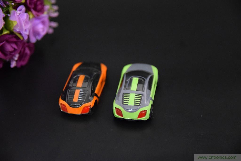 虛擬與現(xiàn)實(shí)相結(jié)合的飛車游戲，讓你體驗(yàn)速度與激情的碰撞！