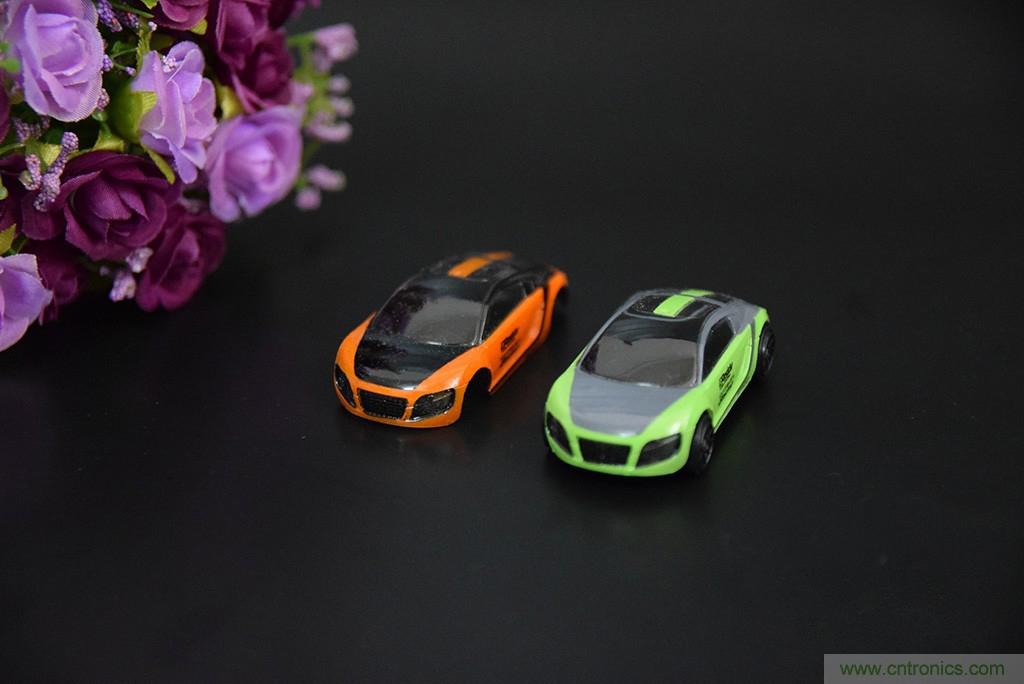 虛擬與現(xiàn)實(shí)相結(jié)合的飛車游戲，讓你體驗(yàn)速度與激情的碰撞！