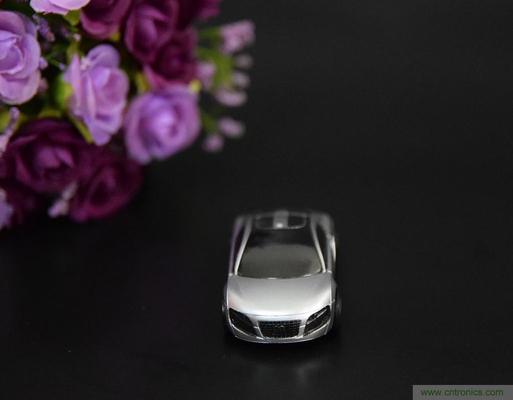 虛擬與現(xiàn)實(shí)相結(jié)合的飛車游戲，讓你體驗(yàn)速度與激情的碰撞！