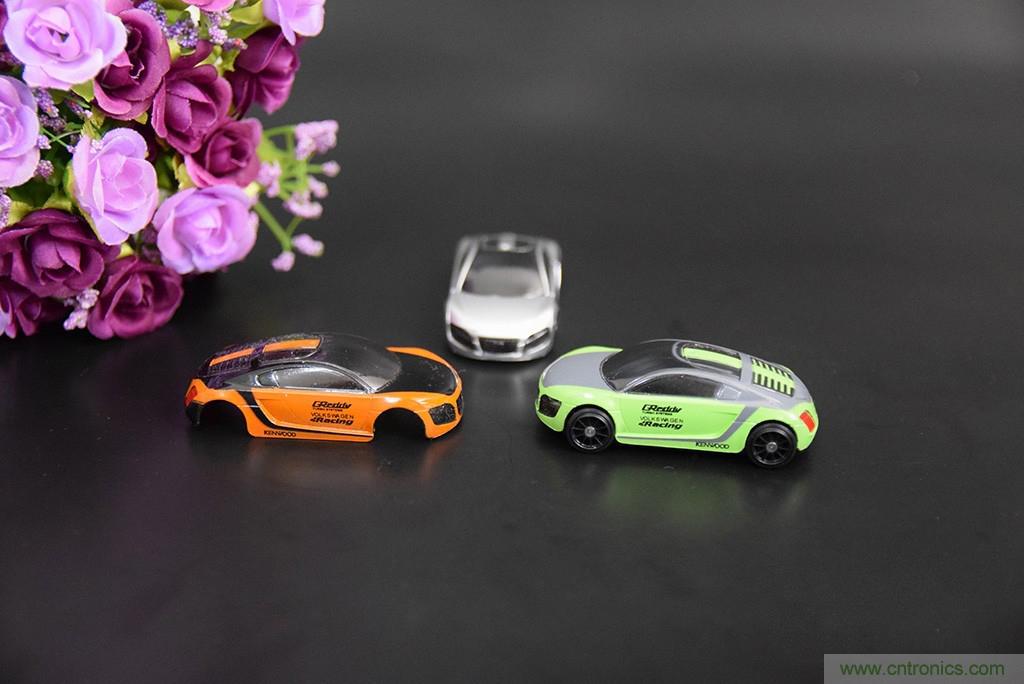 虛擬與現(xiàn)實(shí)相結(jié)合的飛車游戲，讓你體驗(yàn)速度與激情的碰撞！