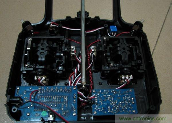 無人機 DIY 制作全過程，酷得不要不要的！