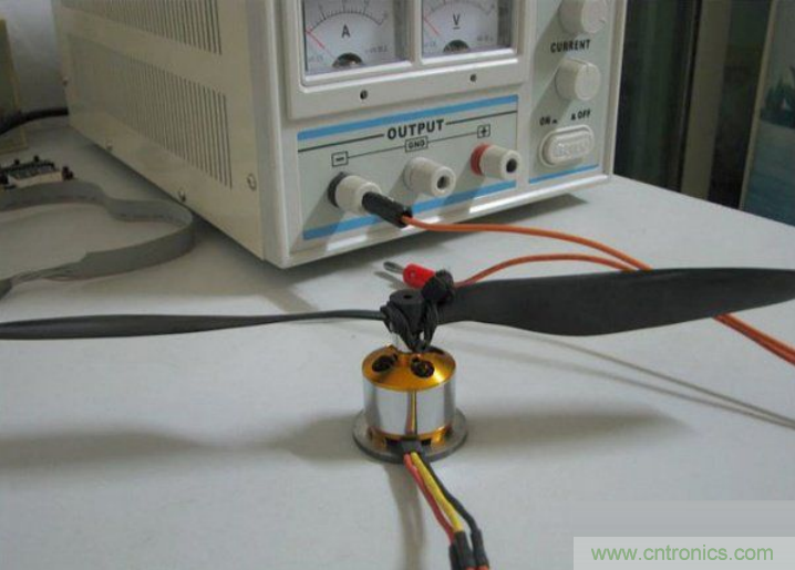 無人機 DIY 制作全過程，酷得不要不要的！