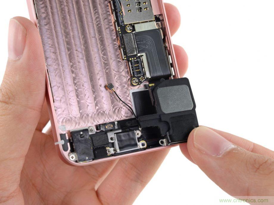 有什么地方沒有變？iPhone SE真機拆解