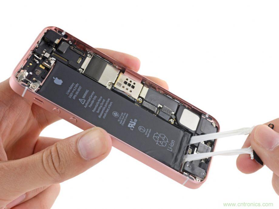 有什么地方沒有變？iPhone SE真機拆解