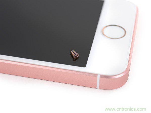 有什么地方沒有變？iPhone SE真機拆解