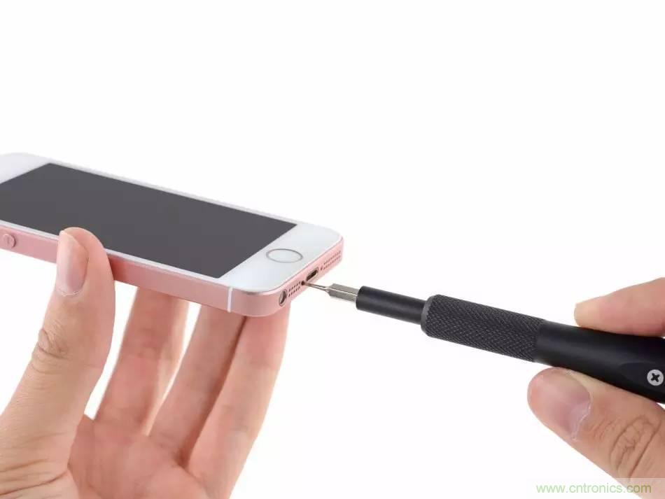 有什么地方沒有變？iPhone SE真機拆解