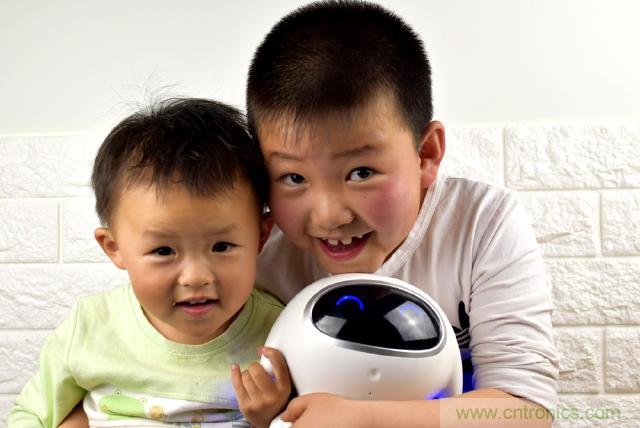 “爸爸再不陪我，我就長(zhǎng)大了”——小騰機(jī)器人