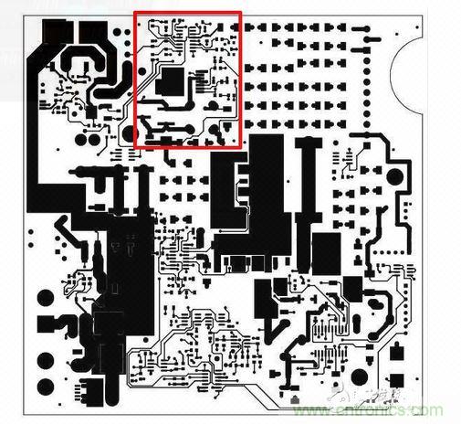 這是自動(dòng)測試設(shè)備的PCB，因?yàn)槭孪攘私膺^那顆SEPIC轉(zhuǎn)換器（以紅框標(biāo)示），我的設(shè)計(jì)第一次就成功。