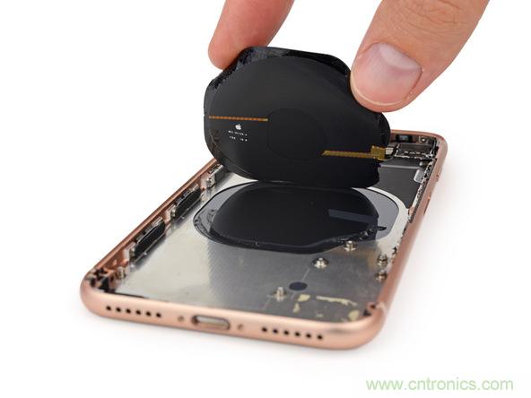 iPhone 8首拆：無線充電版本的iPhone 7？