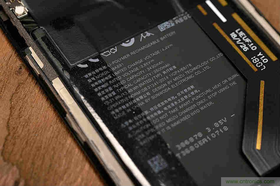 拆解魅族15 Plus：玩轉(zhuǎn)了新概念，但其工藝究竟如何？
