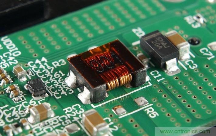 拆解對比：系出同門，小米、紫米無線充電器的差別有多大？
