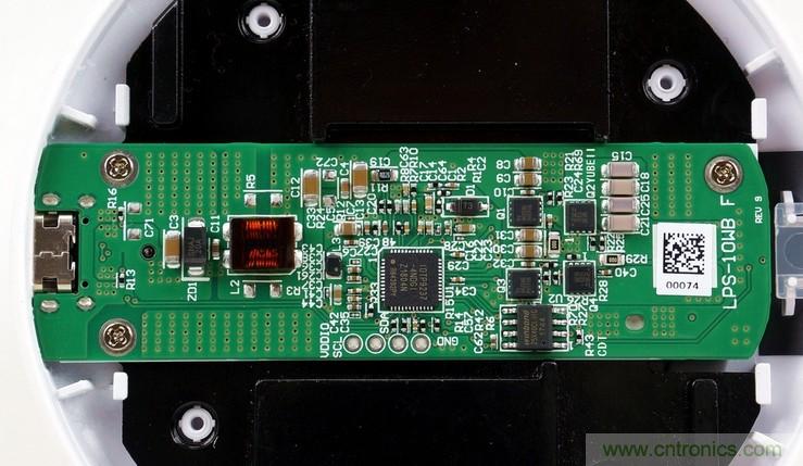 拆解對比：系出同門，小米、紫米無線充電器的差別有多大？