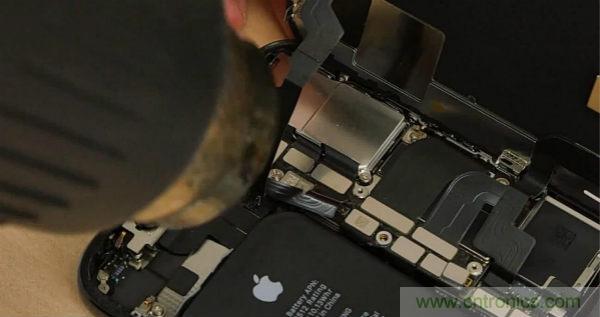 拆解iPhone XS:發(fā)現(xiàn)7納米工藝的奧秘