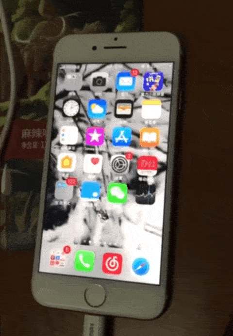 拆了個(gè)電容之后，我的iPhone也會(huì)自動(dòng)訂房了