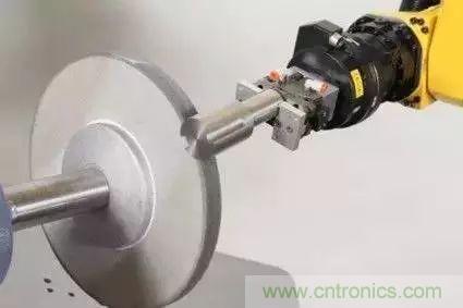 力傳感器在機(jī)器人哪些應(yīng)用中，可以完爆視覺(jué)系統(tǒng)？