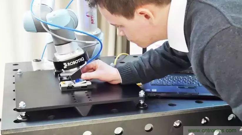 力傳感器在機(jī)器人哪些應(yīng)用中，可以完爆視覺(jué)系統(tǒng)？