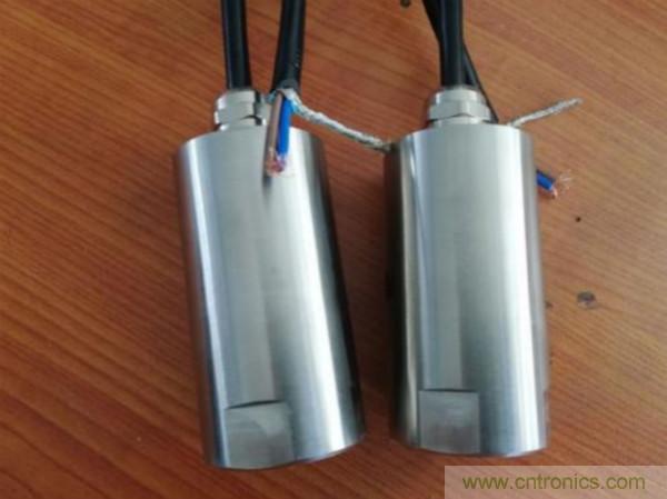 振動傳感器的機電變換原理？主要的分類有哪些？