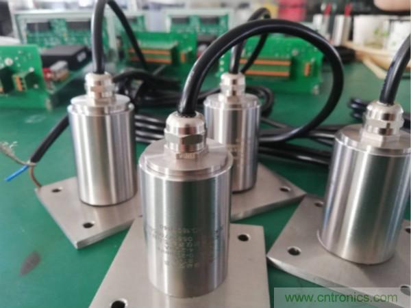 振動傳感器的機電變換原理？主要的分類有哪些？