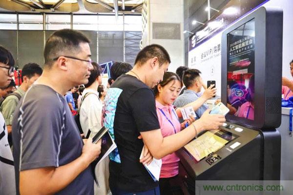 明年再見！“WAIE 2019第四屆上海國際人工智能展覽會暨人工智能產(chǎn)業(yè)大會”完美落幕！